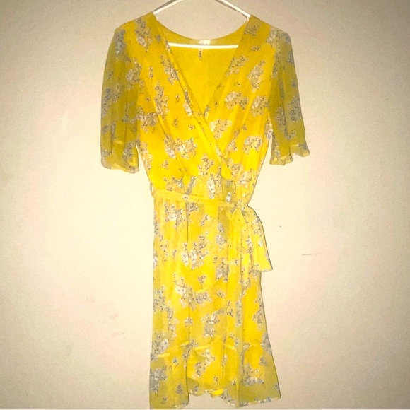 Yellow Floral Womens Dress - Picture 2 of 4